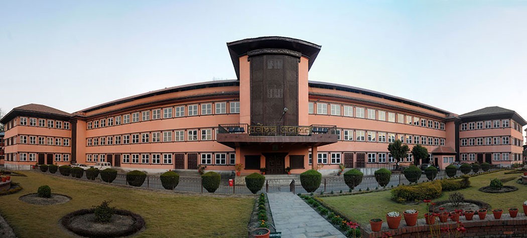 सर्वोच्चद्वारा संसद पुनर्स्थापना