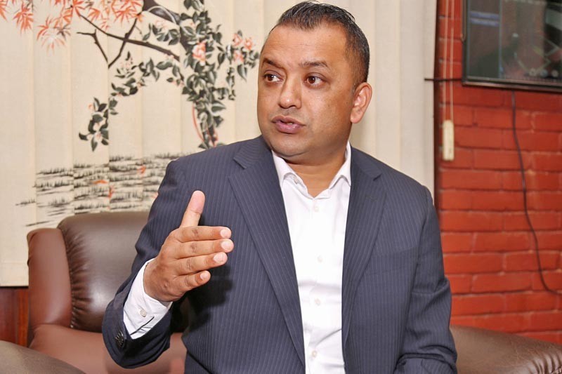 अक्सिजन अभावले भारतको भन्दा ठूलो संकट निम्तिने चेतावनी, प्रधानमन्त्रीलाई गगन थापाले बिसाए बिन्ति