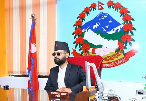 मेयर बालेन शाहको आक्रोश : ‘नेताहरुलाई सिस्डोलमा डम्प गर्नुपर्छ’