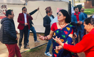 चर्चित दोहोरी गायक देवकोटाले सबैलाइ नचांए