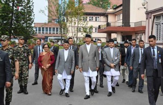 सर्वोच्च अदालतको चियापानमा राष्ट्रपती सरिक